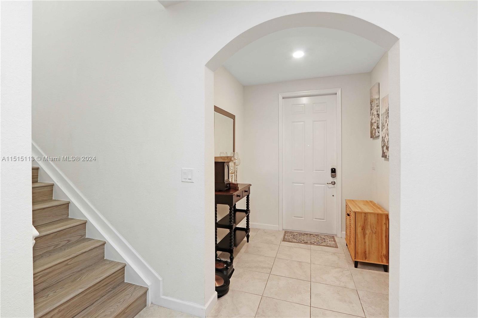 3448 Southeast 3rd Street Homestead, FL 33033 - Photo 4 of 27