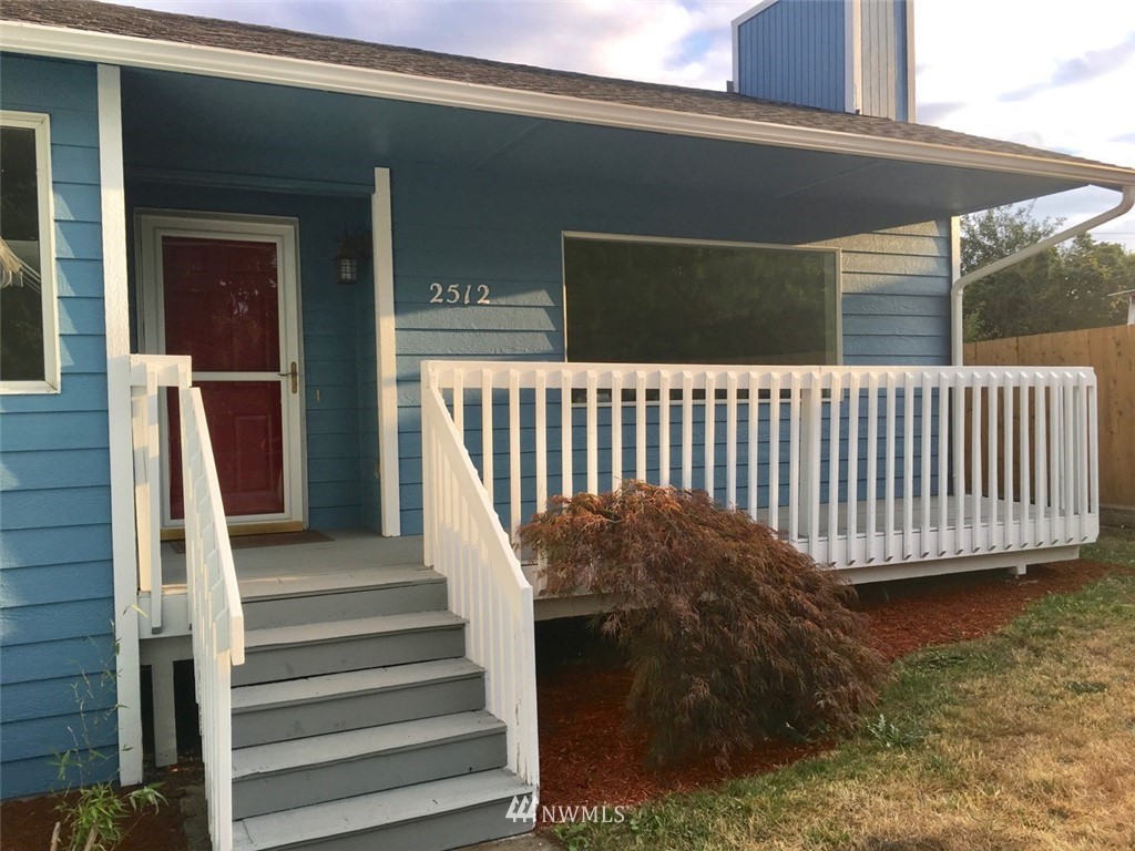 2512 Perry Avenue Bremerton, WA 98310 - Photo 2 of 16 Gallery Image 2