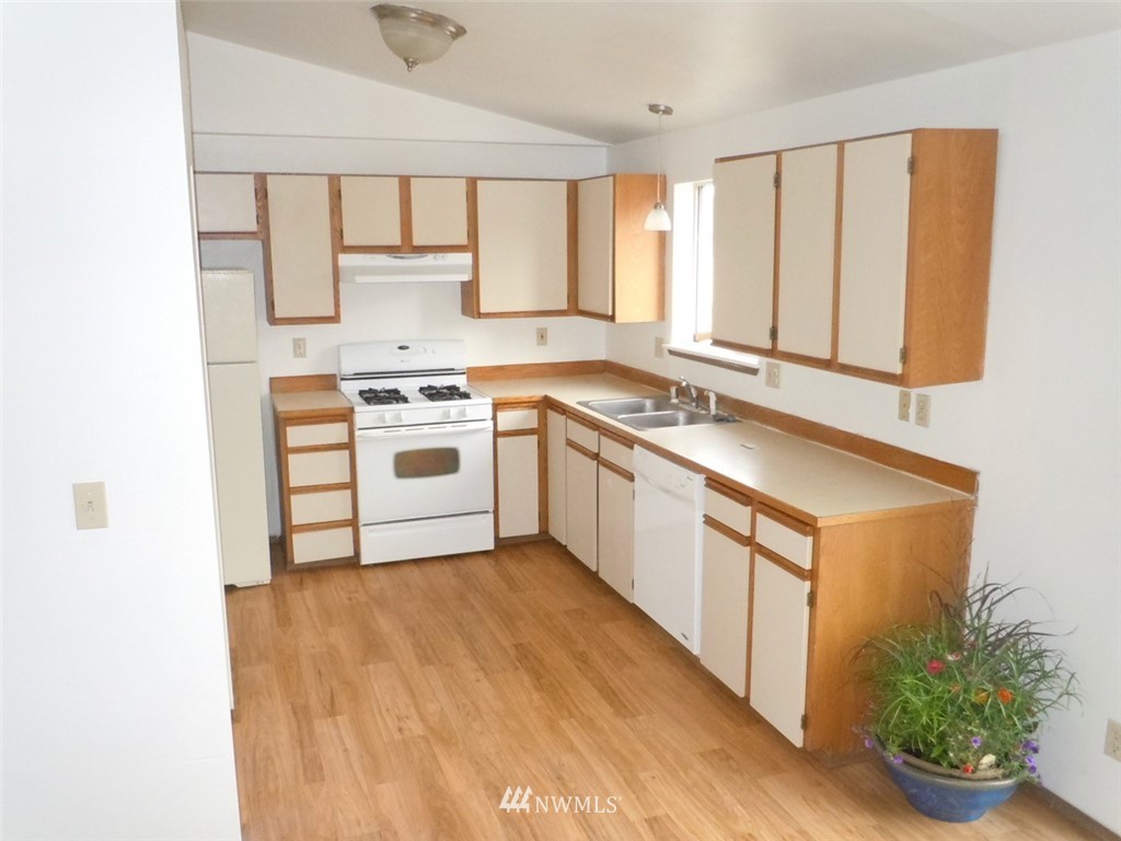 2512 Perry Avenue Bremerton, WA 98310 - Photo 8 of 16 Gallery Image 8