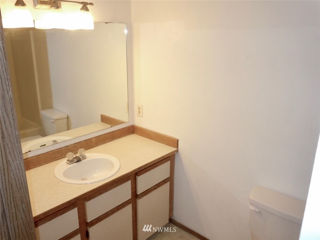 2512 Perry Avenue Bremerton, WA 98310 - Photo 10 of 16 Gallery Image 10