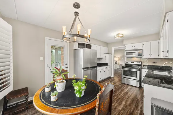 $349,900 | 90 Golfview Lane, Unit A, Frankfort, IL 60423