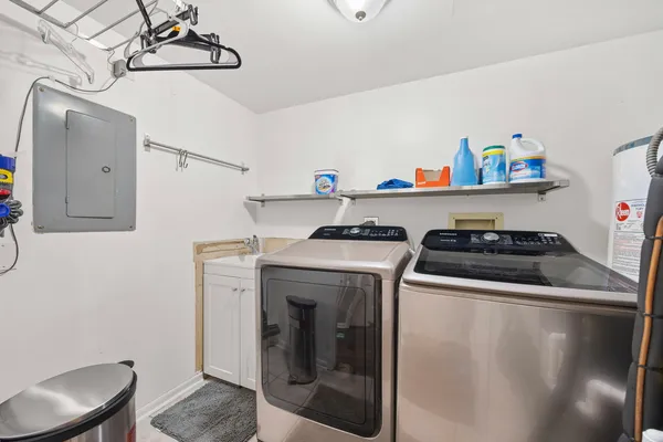 $349,900 | 90 Golfview Lane, Unit A, Frankfort, IL 60423