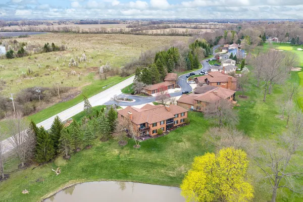 $349,900 | 90 Golfview Lane, Unit A, Frankfort, IL 60423