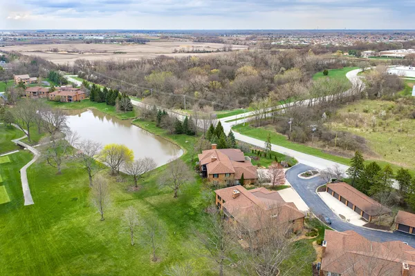 $349,900 | 90 Golfview Lane, Unit A, Frankfort, IL 60423