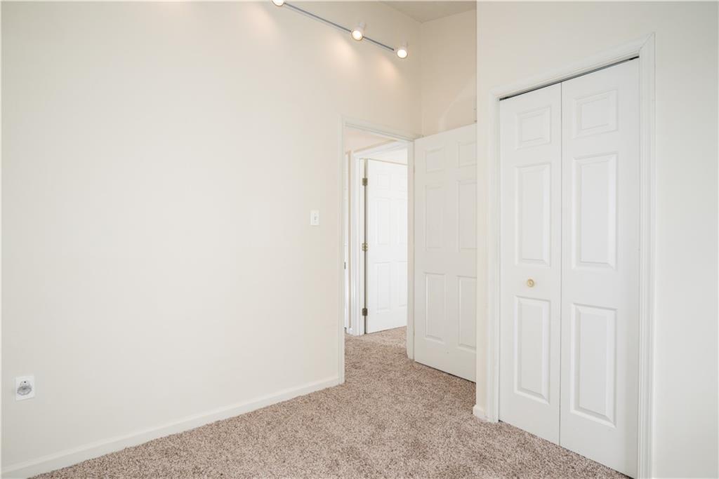 31 Hemingway Street Pittsburgh, PA 15213 - Photo 16 of 22 Gallery Image 16