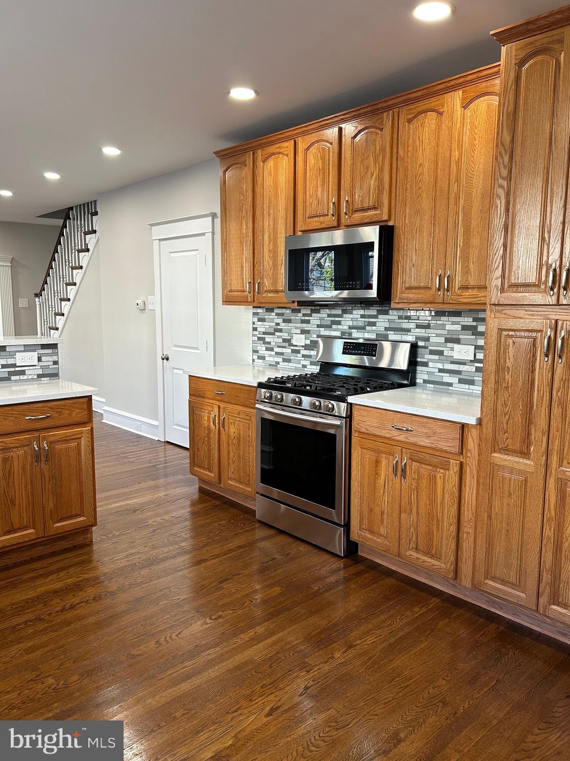 116 Hampden Road Upper Darby, PA 19082 - Photo 3 of 10