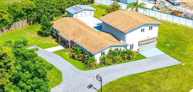 an aerial view of a house having outdoor space