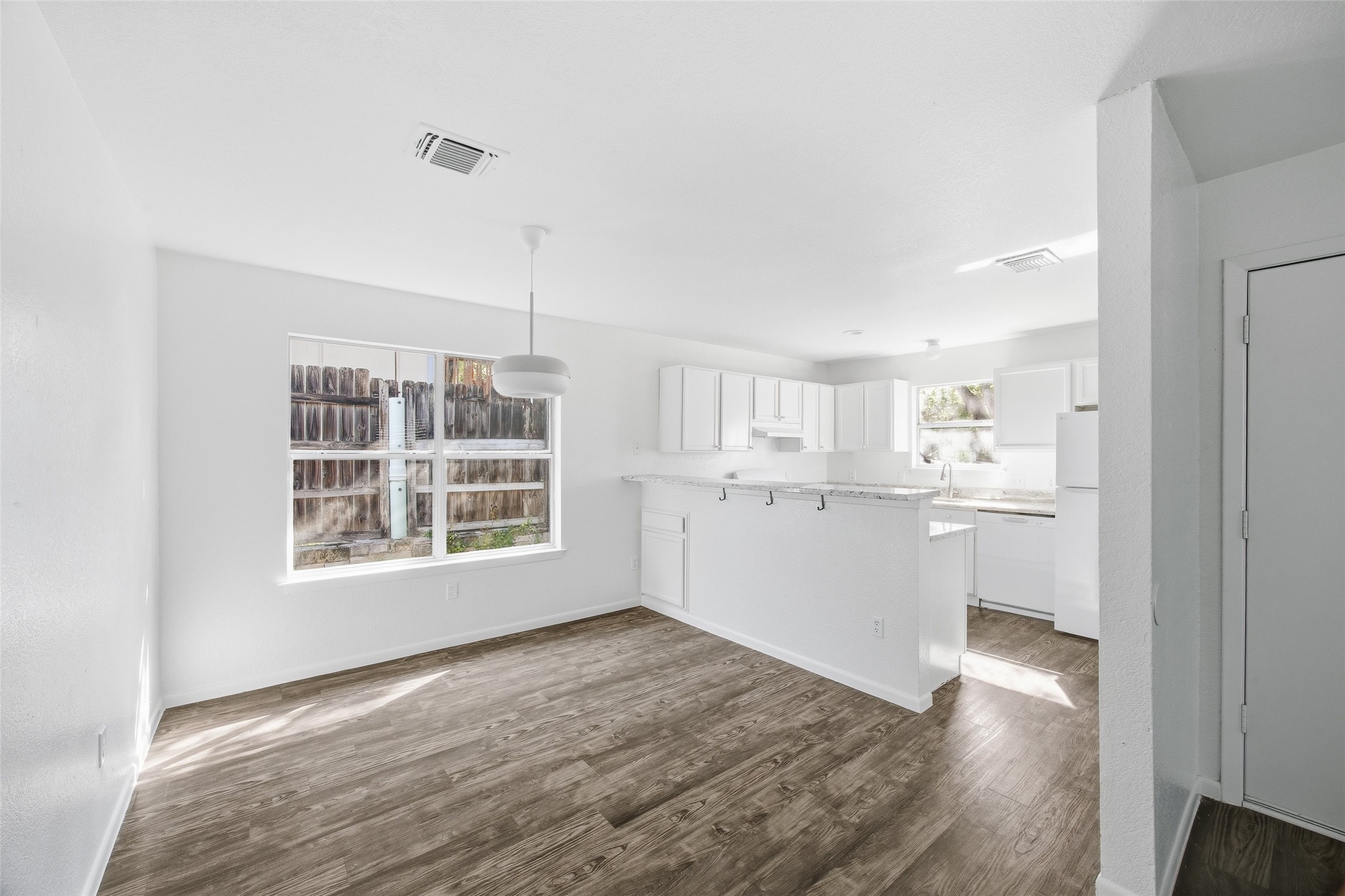 1106 Delano Street Austin, TX 78721 - Photo 7 of 32