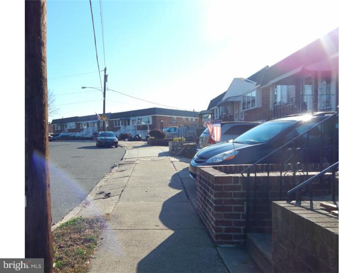 11919 Covert Road Philadelphia, PA 19154 - Photo 3 of 25 Gallery Image 3