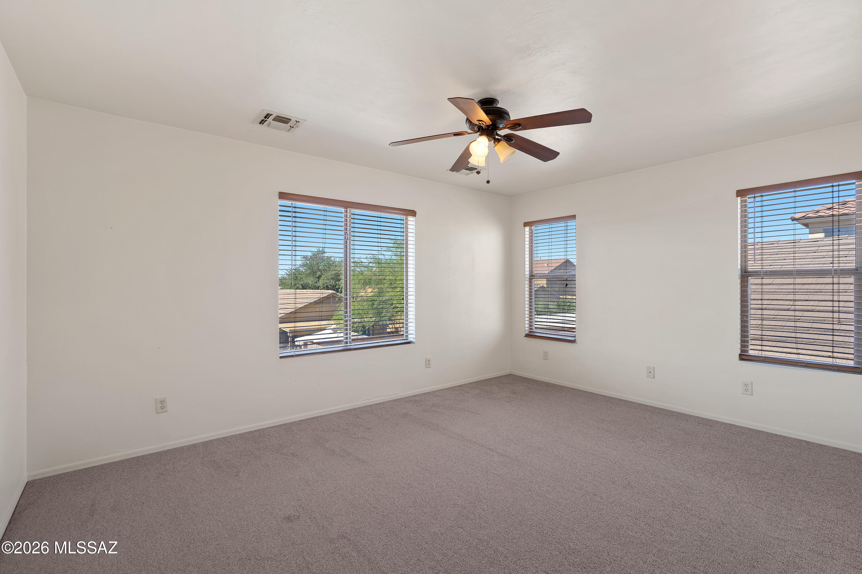 675 West Ash Ridge Drive Green Valley, AZ 85614 - Photo 17 of 33 Primary Bedroom
