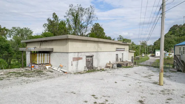 $849,900 | 39 Cookeville Highway, Carthage, TN 37030