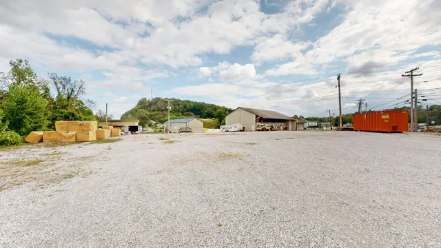 $849,900 | 39 Cookeville Highway, Carthage, TN 37030