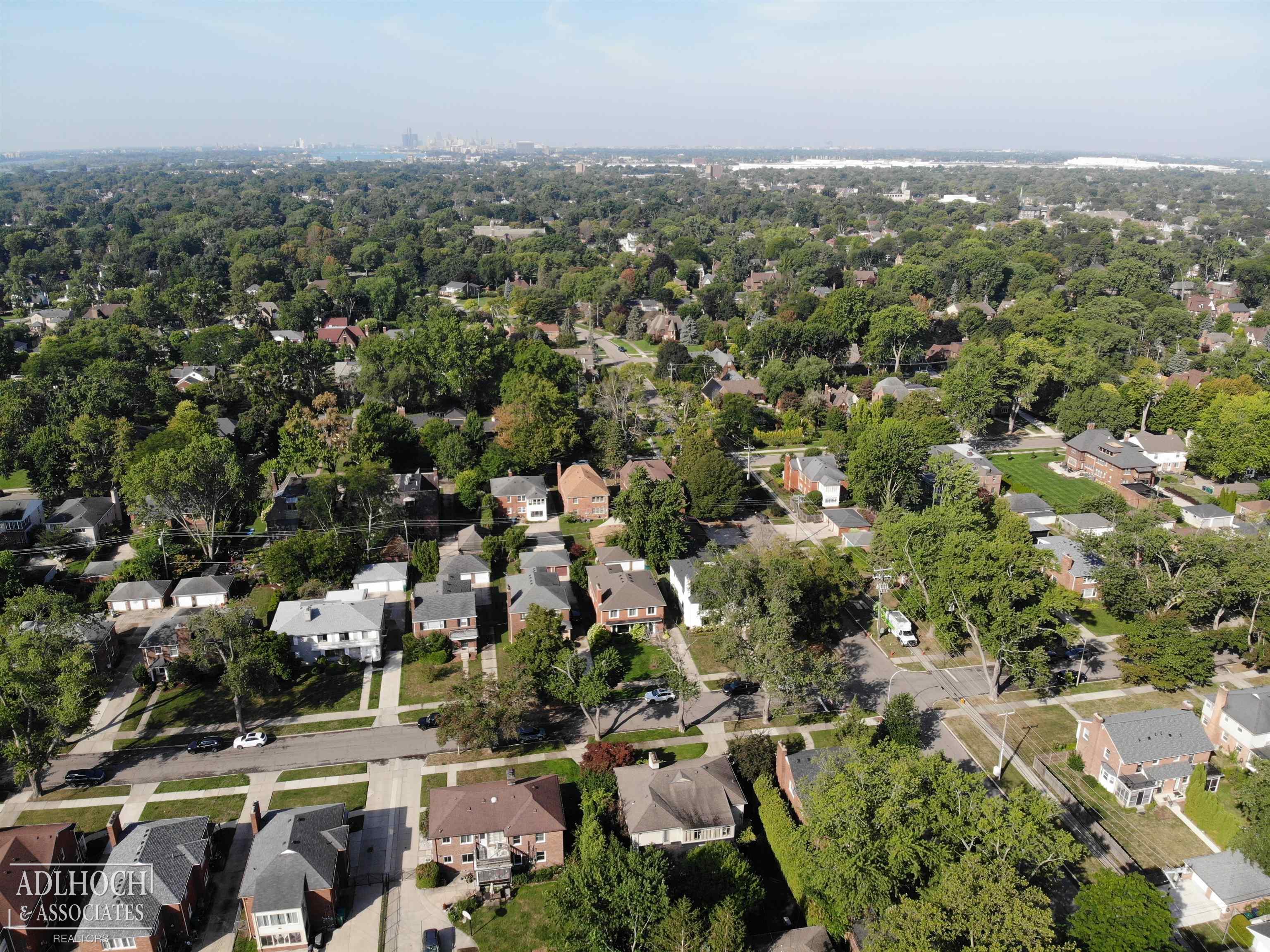 785 Bedford Road Grosse Pointe, MI 48230 - Photo 41 of 42 50220751-b92a8705-996e-4075-8b9a-7ac5efc4e992.JPG