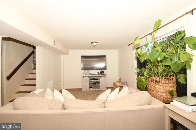 $2,550 | 7812 Briardale Terrace, Derwood, MD 20855