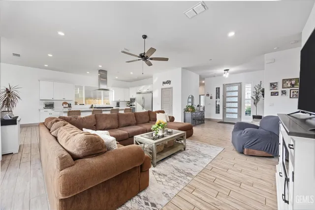 $565,000 | Undisclosed Address, Shafter, CA 93263