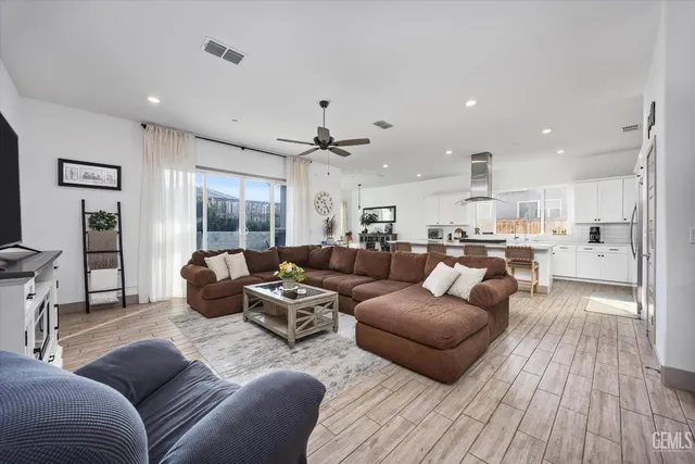 $565,000 | Undisclosed Address, Shafter, CA 93263