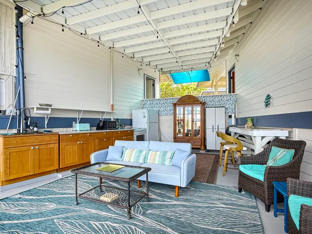 $1,790,000 | 83-5761 Kahauloa Way, Captain Cook, HI 96704