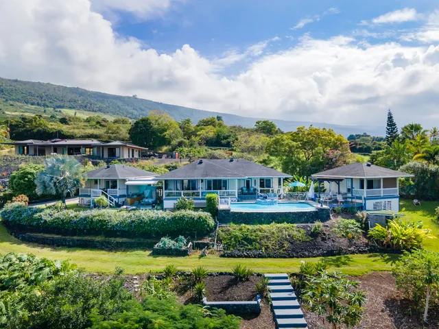 $1,790,000 | 83-5761 Kahauloa Way, Captain Cook, HI 96704