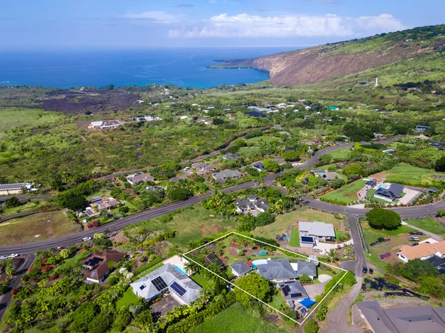 $1,790,000 | 83-5761 Kahauloa Way, Captain Cook, HI 96704