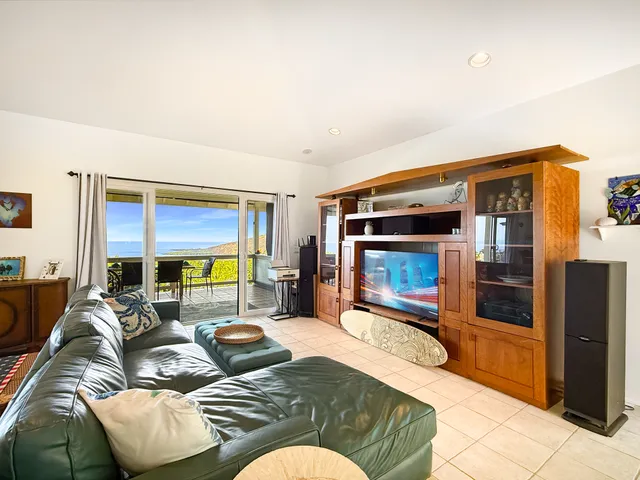 $1,790,000 | 83-5761 Kahauloa Way, Captain Cook, HI 96704