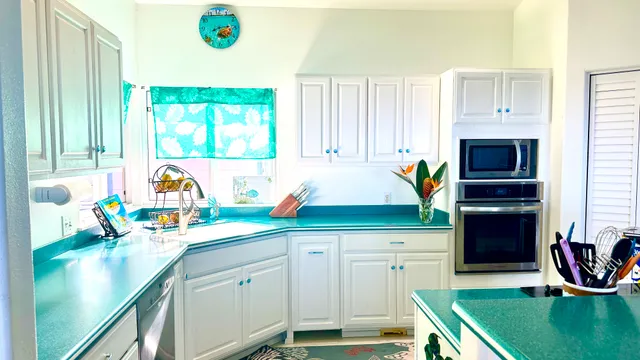 $1,790,000 | 83-5761 Kahauloa Way, Captain Cook, HI 96704