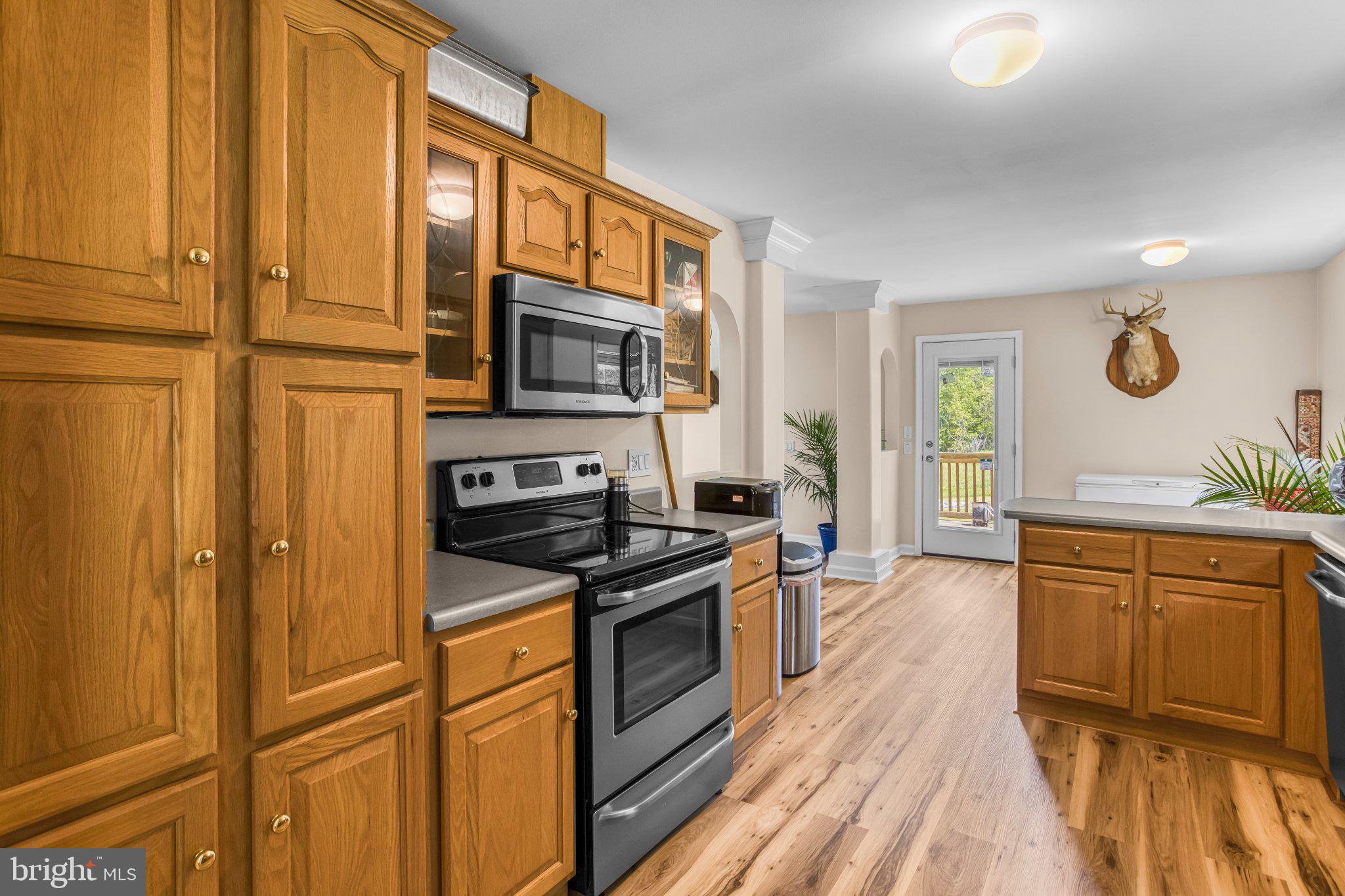 99 Wilt Road Grantsville, MD 21536 - Photo 14 of 56 Warm and inviting kitchen space.