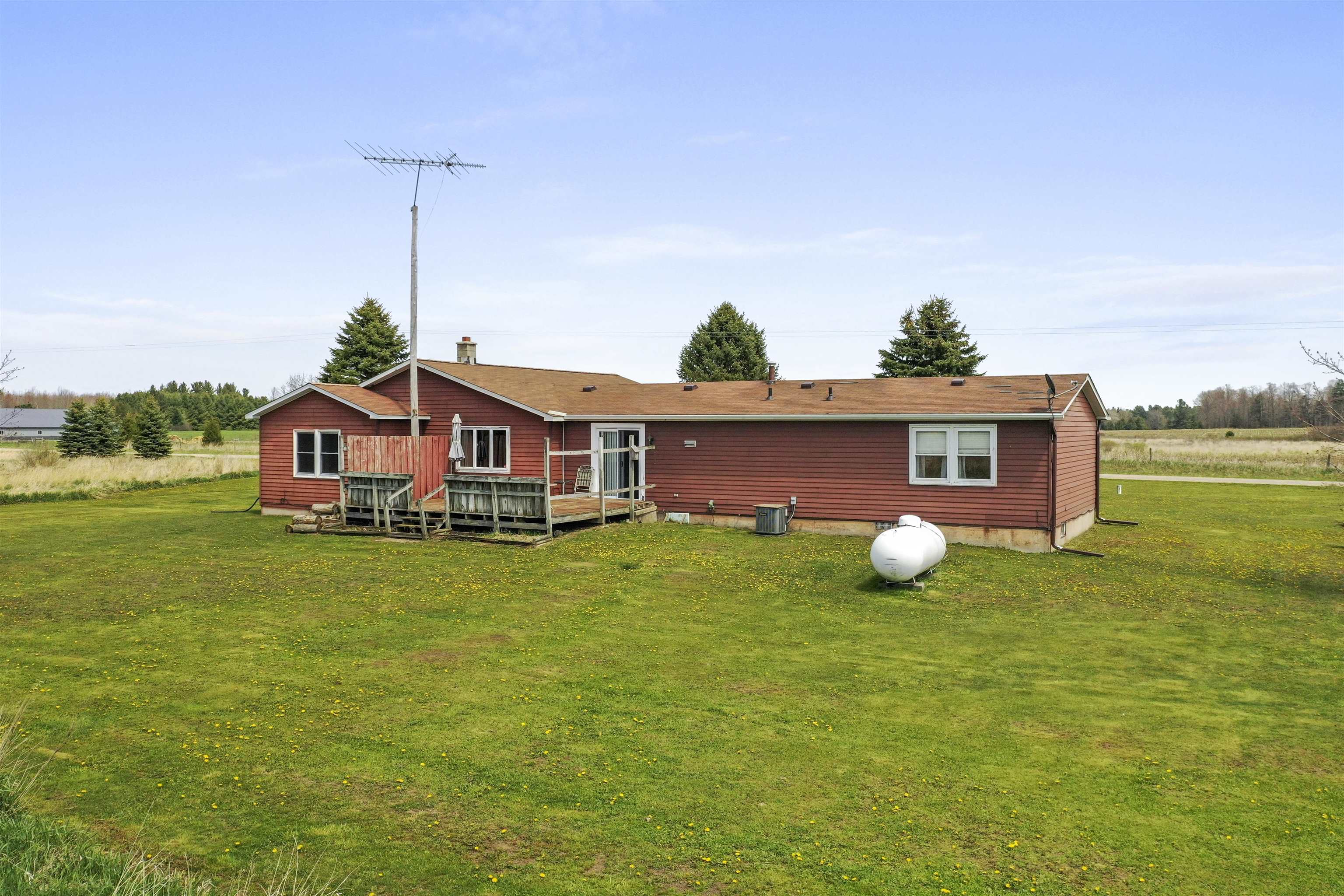 3610 South Call Road Lake City, MI 49651 - Photo 5 of 45 1933474-3f8db114-97de-46e9-95c6-fff8a32c3f77.JPG