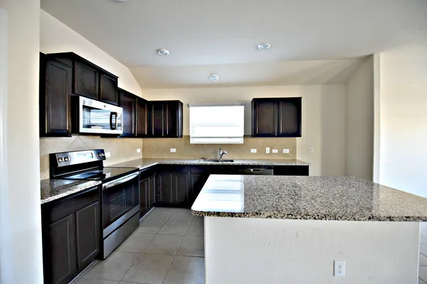 $2,050 | 644 Heritage Grove Road, Leander, TX 78641