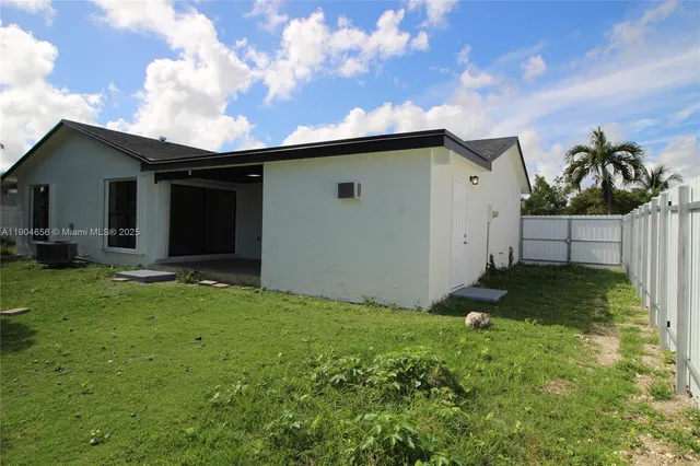 $2,895 | 26165 Southwest 124th Court, Homestead, FL 33032