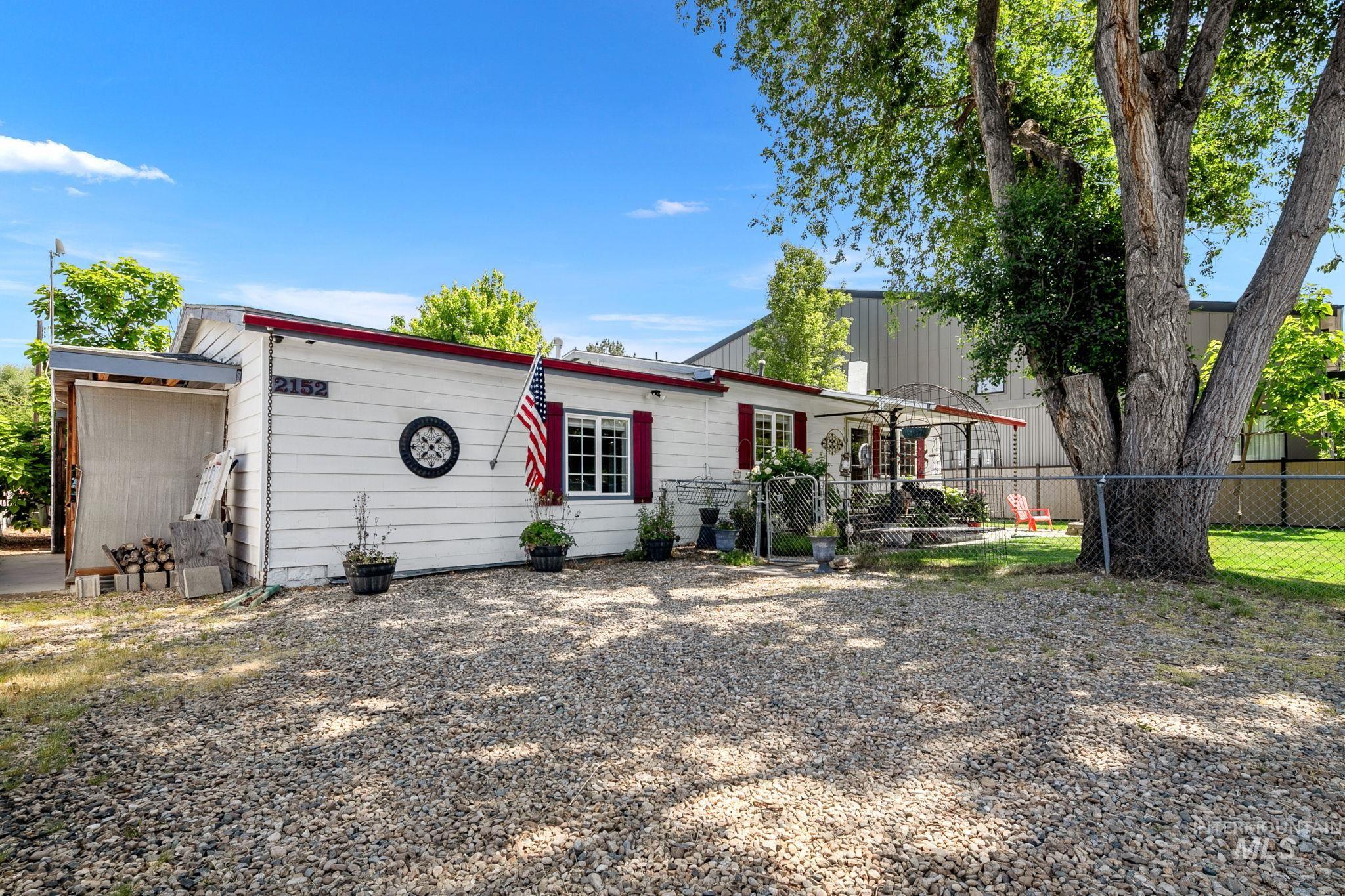 2152 East State Street Eagle, ID 83616 - Photo 3 of 50
