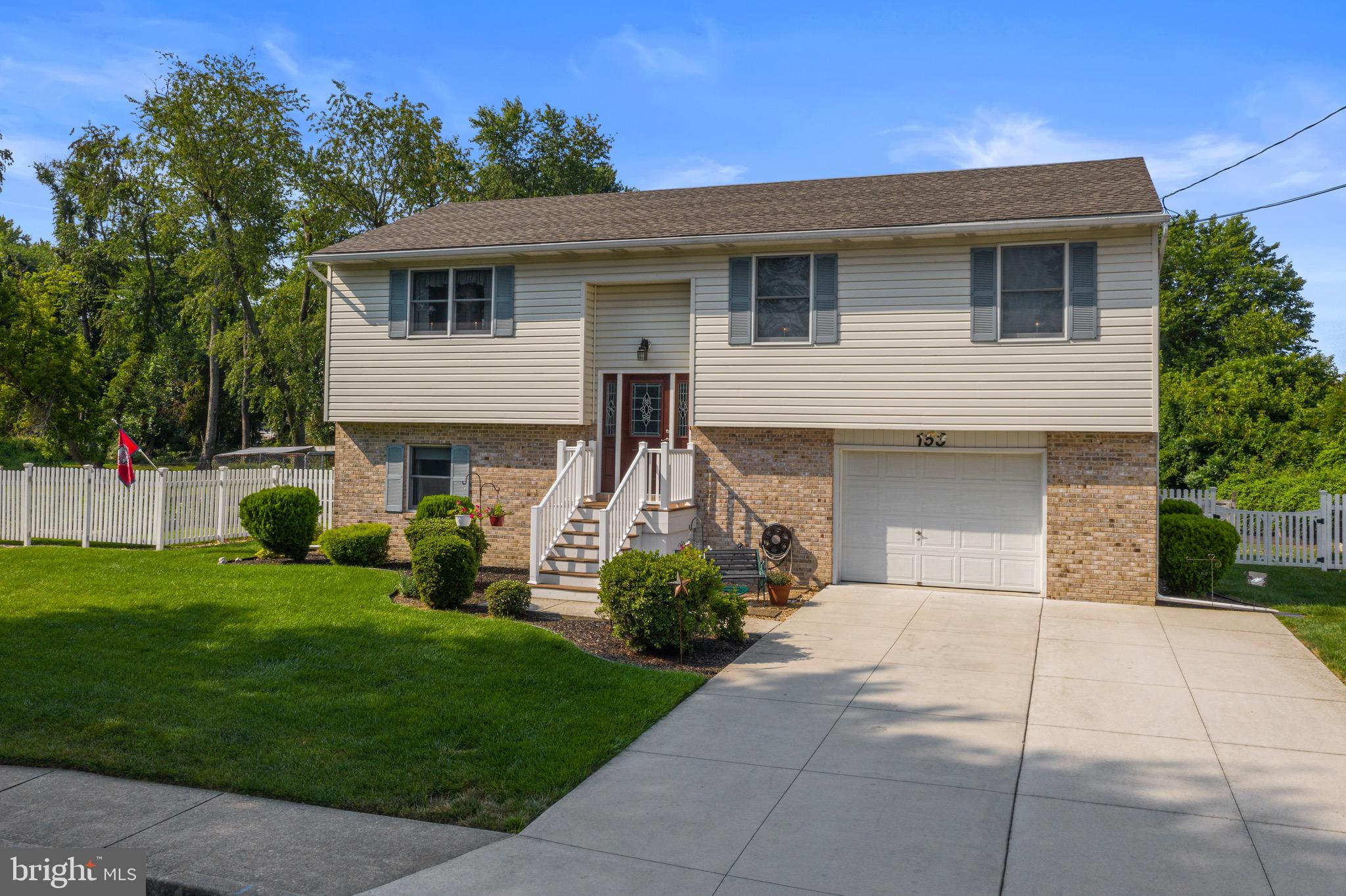 153 Boston Road Pennsville, NJ 08070 - Photo 1 of 32 Gallery Image 1