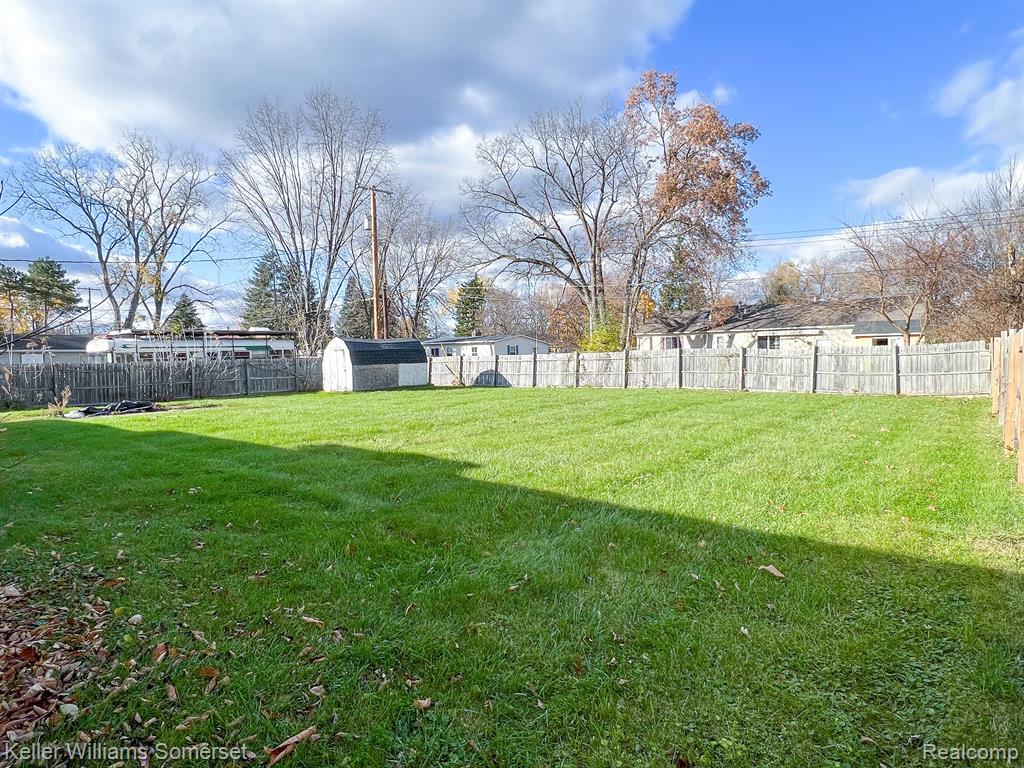 1185 Beta Road Walled Lake, MI 48390 - Photo 24 of 25