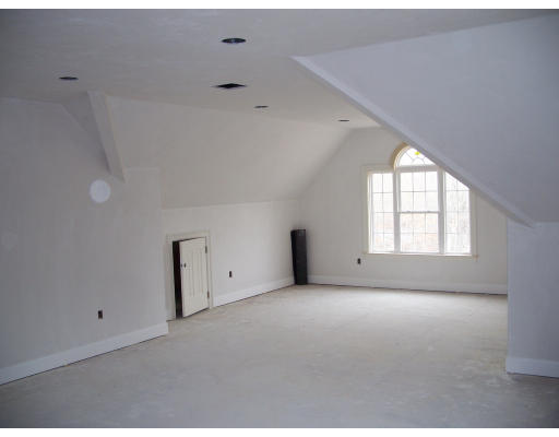 46 Round Farm Road Rehoboth, MA 02769 - Photo 6 of 10 Gallery Image 6