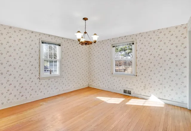 $265,000 | 865 South Branch Parkway, Springfield, MA 01118