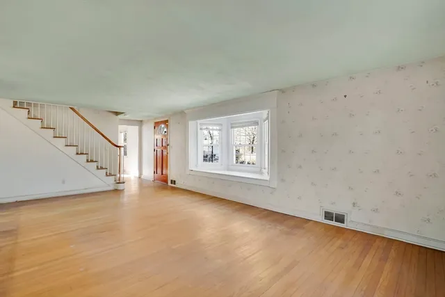 $265,000 | 865 South Branch Parkway, Springfield, MA 01118