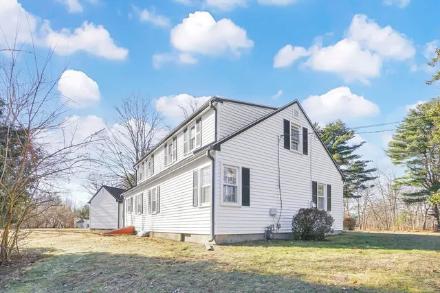 $265,000 | 865 South Branch Parkway, Springfield, MA 01118