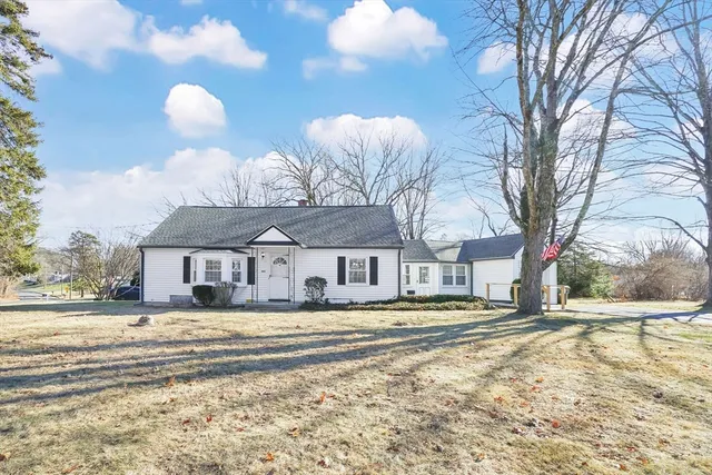 $265,000 | 865 South Branch Parkway, Springfield, MA 01118