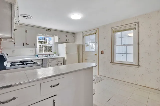 $265,000 | 865 South Branch Parkway, Springfield, MA 01118