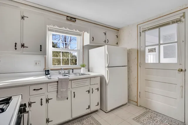 $265,000 | 865 South Branch Parkway, Springfield, MA 01118