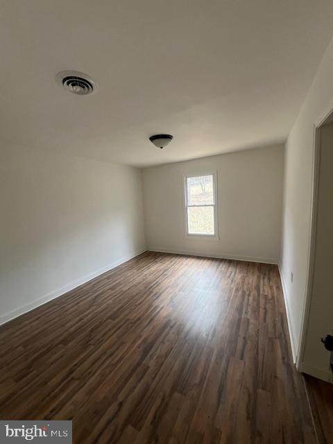 19402 Old Dans Rock Road Southwest Frostburg, MD 21532 - Photo 19 of 25 Bright and spacious room with modern flooring.