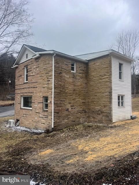 19402 Old Dans Rock Road Southwest Frostburg, MD 21532 - Photo 4 of 25 Charming blend of stone and siding architecture.