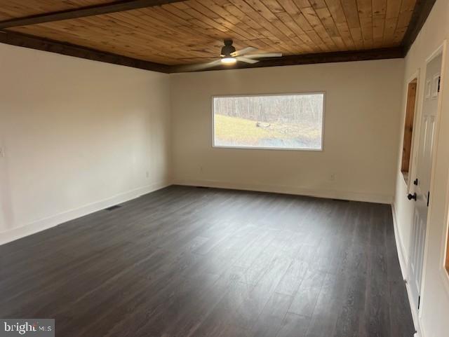 19402 Old Dans Rock Road Southwest Frostburg, MD 21532 - Photo 8 of 25 Spacious room with natural light and charm.