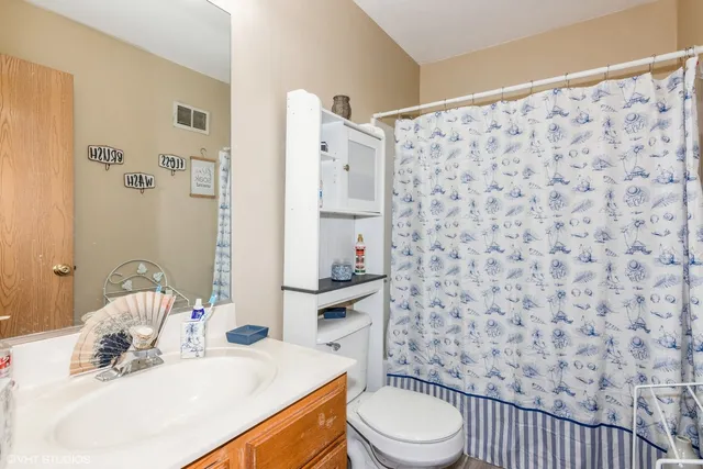 $285,000 | 120 Presidential Boulevard, Oswego, IL 60543