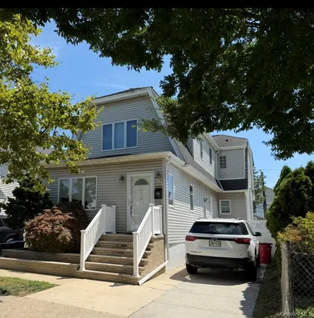 $4,100 | 512 East Penn Street, Unit UPPR, Long Beach, NY 11561