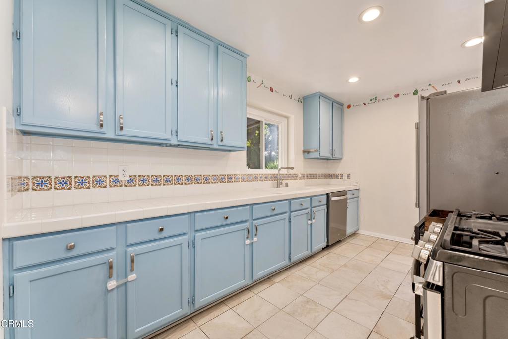 2254 Queensberry Road Pasadena, CA 91104 - Photo 10 of 19 2254 Queensbury_ Low Res 009
