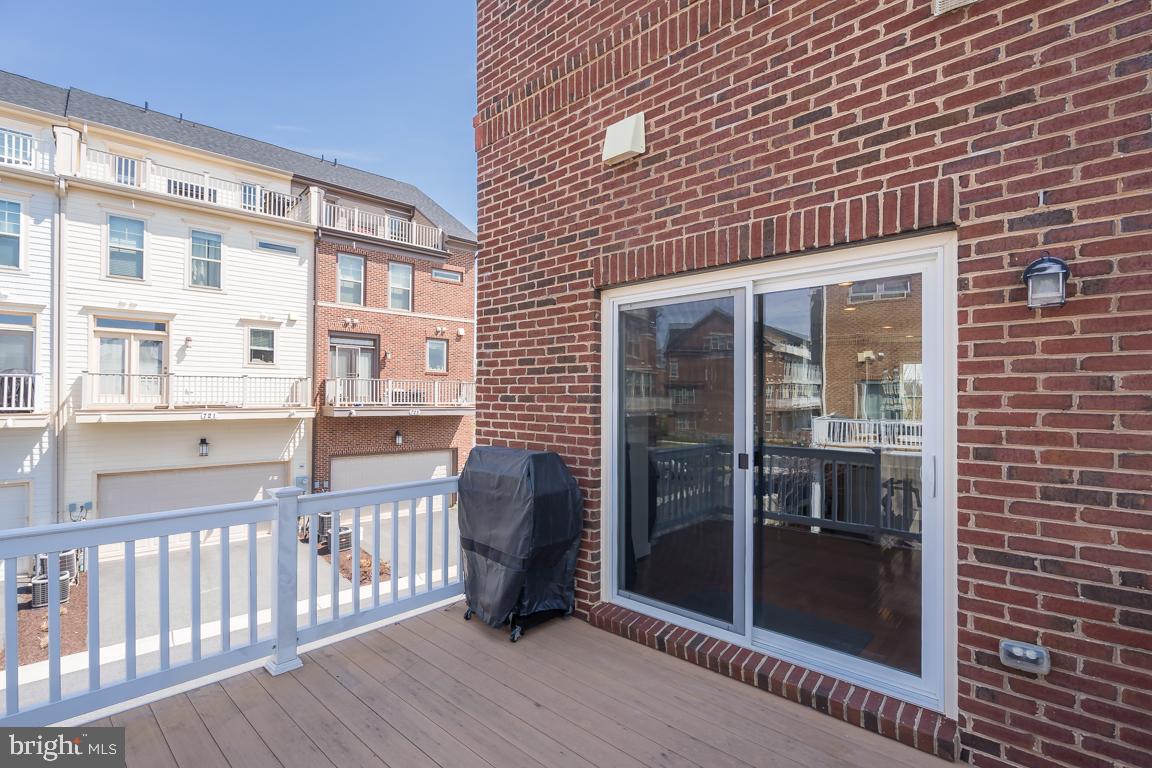 211 Decoverly Drive Gaithersburg, MD 20878 - Photo 16 of 34