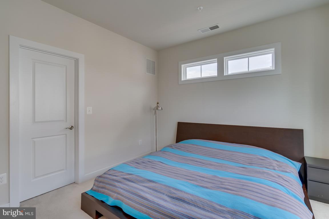 211 Decoverly Drive Gaithersburg, MD 20878 - Photo 17 of 34