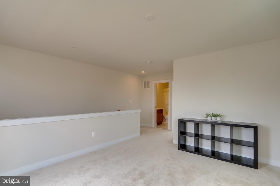 211 Decoverly Drive Gaithersburg, MD 20878 - Photo 22 of 34