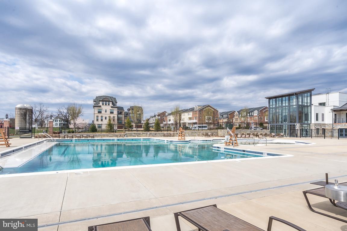 211 Decoverly Drive Gaithersburg, MD 20878 - Photo 28 of 34