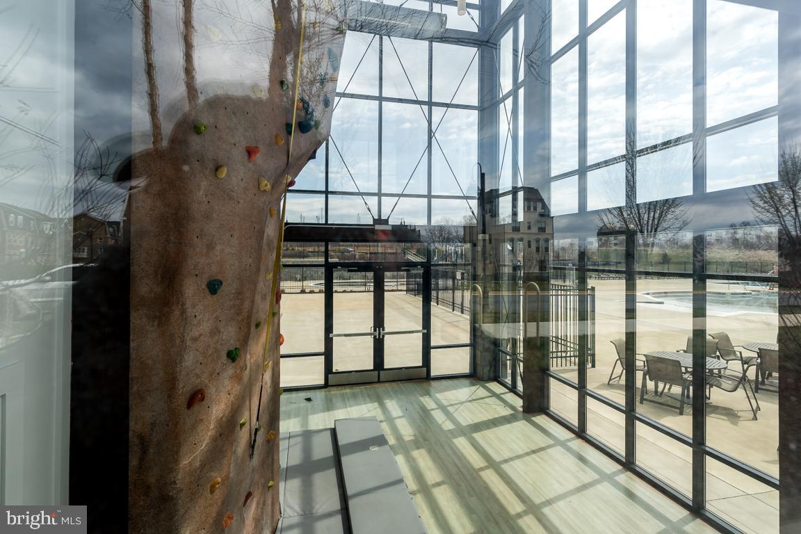 211 Decoverly Drive Gaithersburg, MD 20878 - Photo 33 of 34